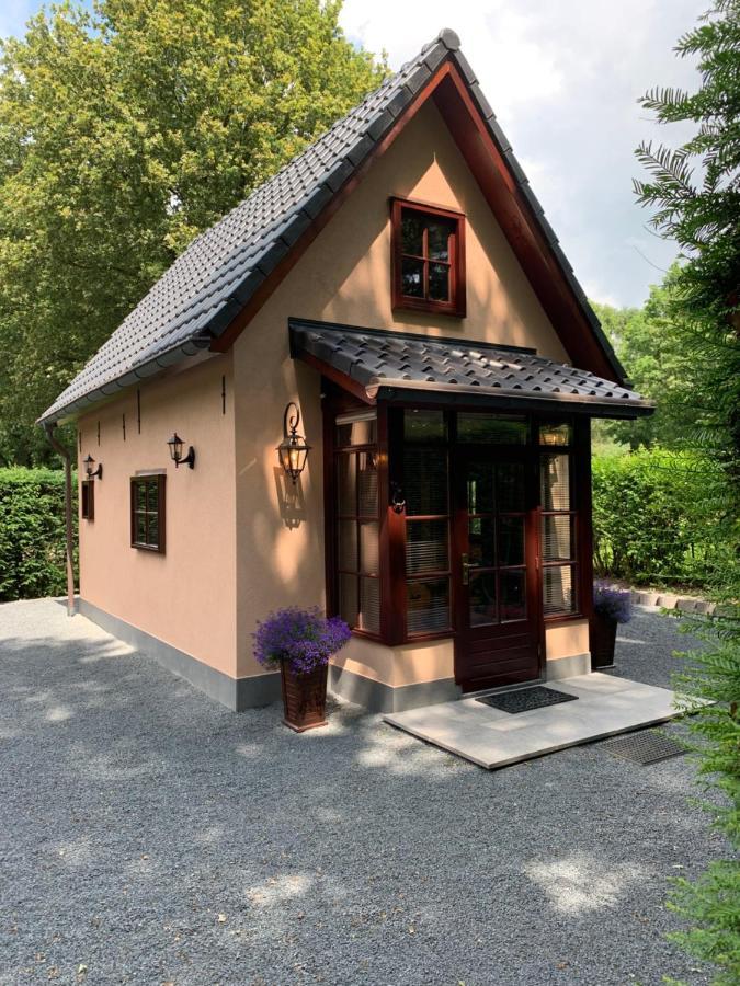 Romantisch Gastenverblijf 'Het Vogelhuisje' Lunteren Exterior photo
